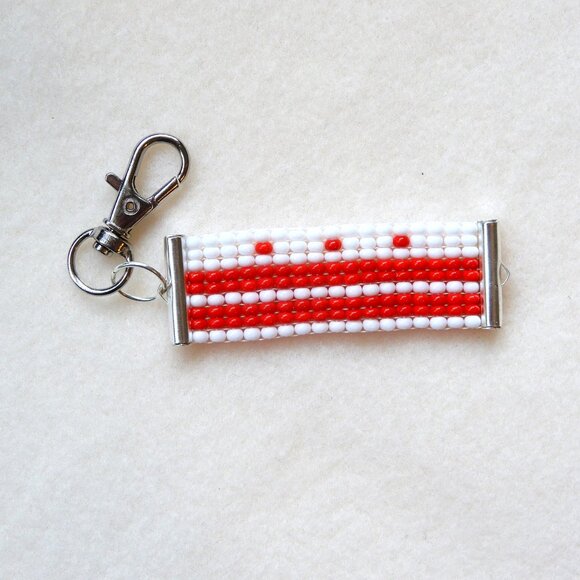 Washington DC flag bead keychain / bag charm, handmade, District of Columbia - Picture 3 of 5